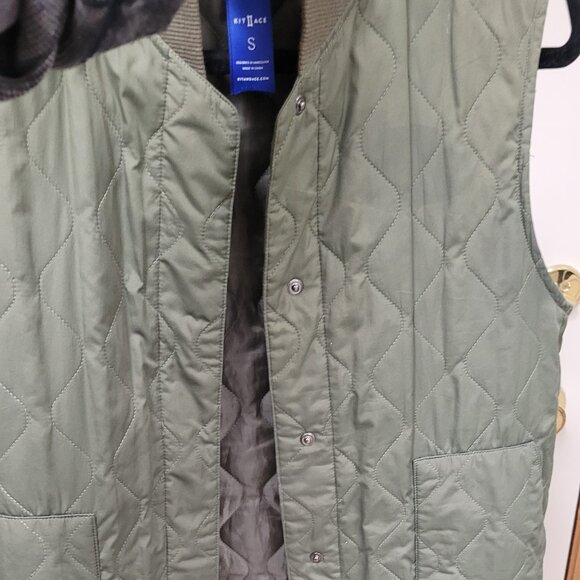 Kit and Ace Quilted Long Vest - Picture 2 of 5